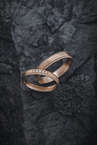 Trauringe Apricotgold Schlichte Eheringe Millgriff. Heiraten Wiesbaden. Verlobung Frankfurt. Dortmund.