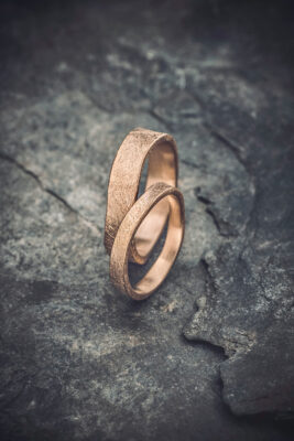 Trauringe Frankfurt. Eheringe rosegold Juwelier Lang. Koblenz Trauringe außergewöhnliche Eheringe Nürnberg