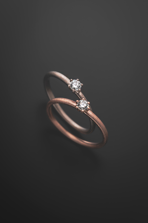 Verlobungsringe Wiesbaden. Verlobungsring in Weissgold / Rotgold. Heiratsantrag Verlobung Frankfurt Juwelier.