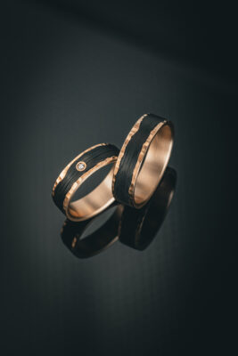 Trauringe Carbon. Eheringe in Gold / Carbon Brillant. Eheringe Wiesbaden. Trauringe Aachen Eheringe.
